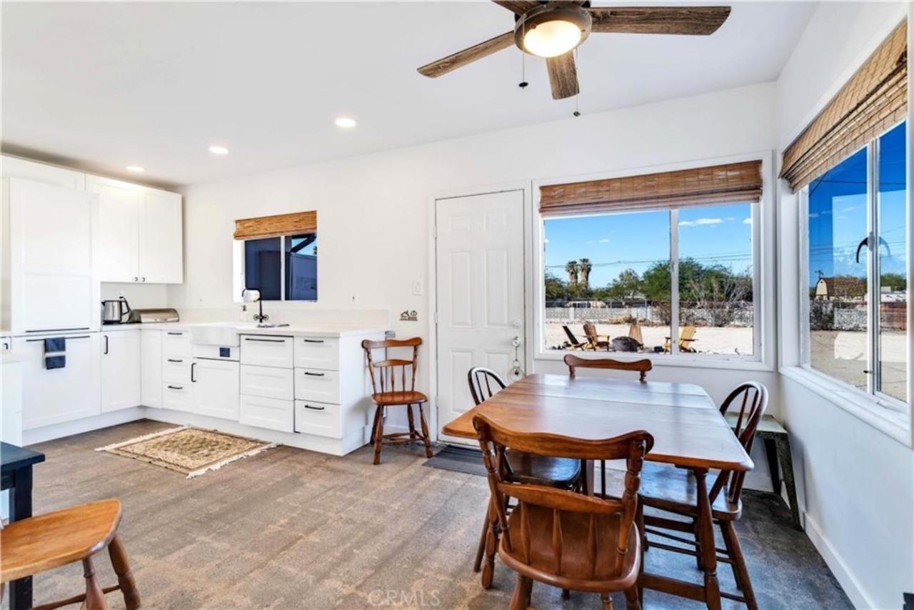 Cozy Fresh Desert Hideaway, 5 Mins To Joshua Tree トウェンティナイン・パームズ エクステリア 写真