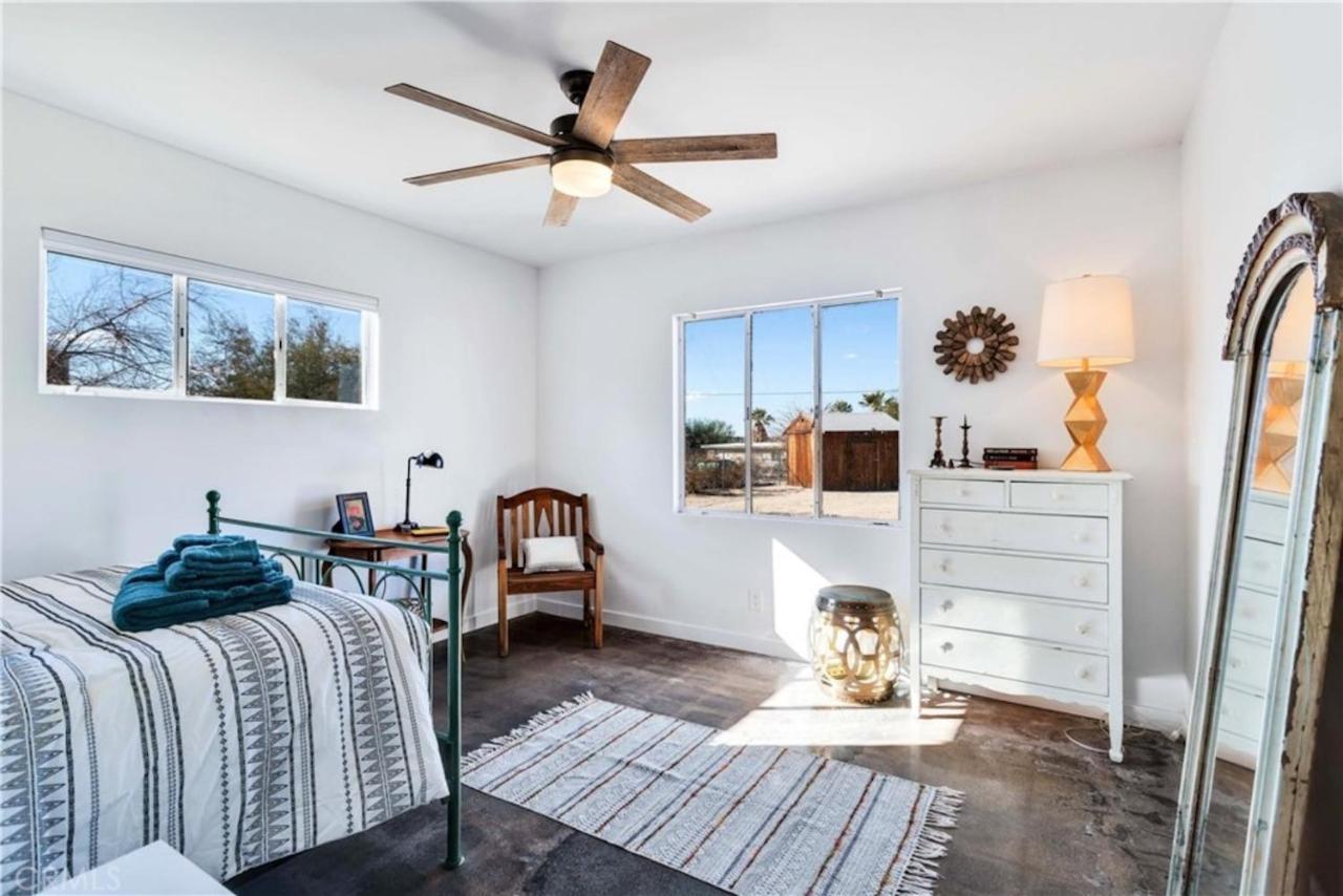 Cozy Fresh Desert Hideaway, 5 Mins To Joshua Tree トウェンティナイン・パームズ エクステリア 写真