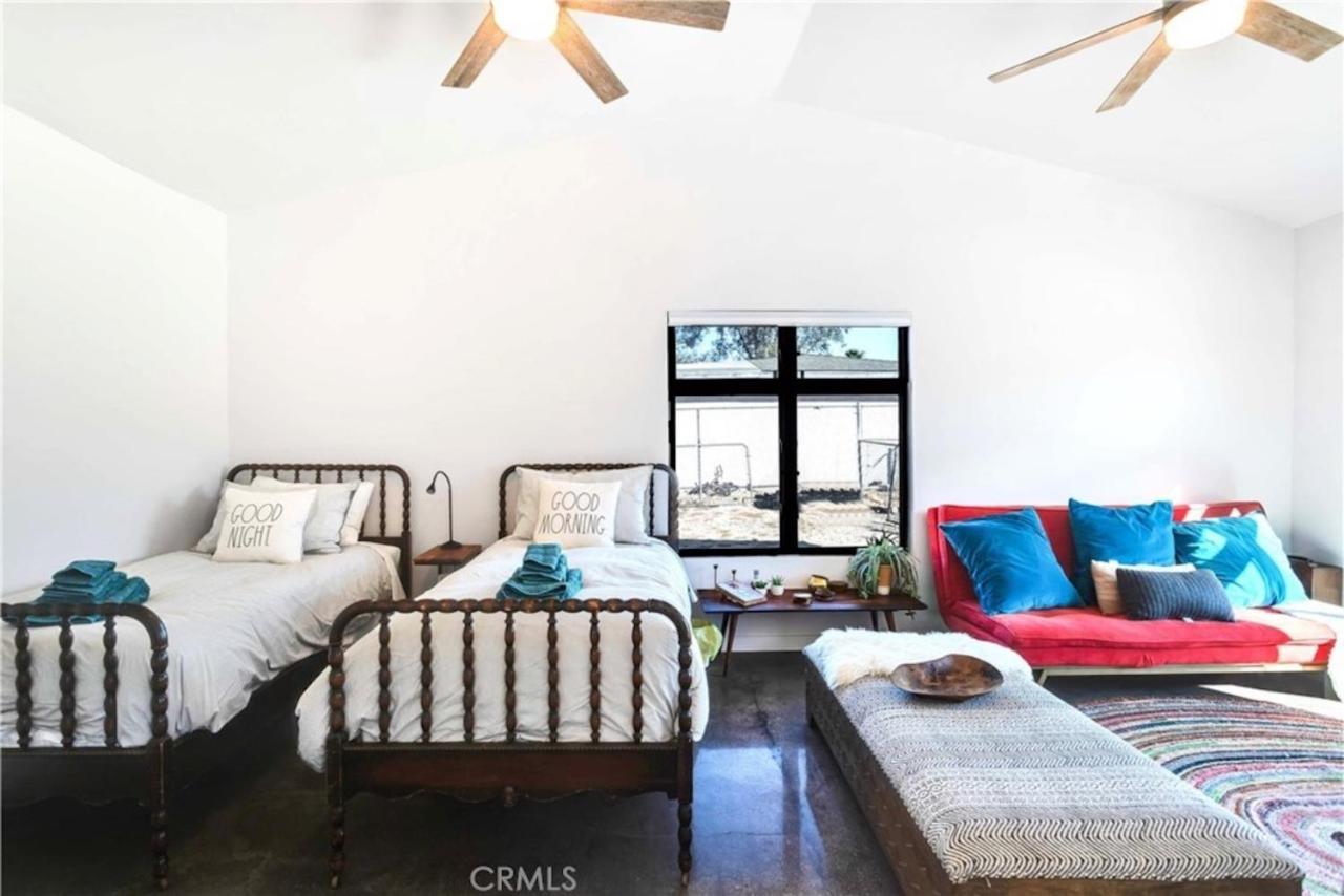 Cozy Fresh Desert Hideaway, 5 Mins To Joshua Tree トウェンティナイン・パームズ エクステリア 写真