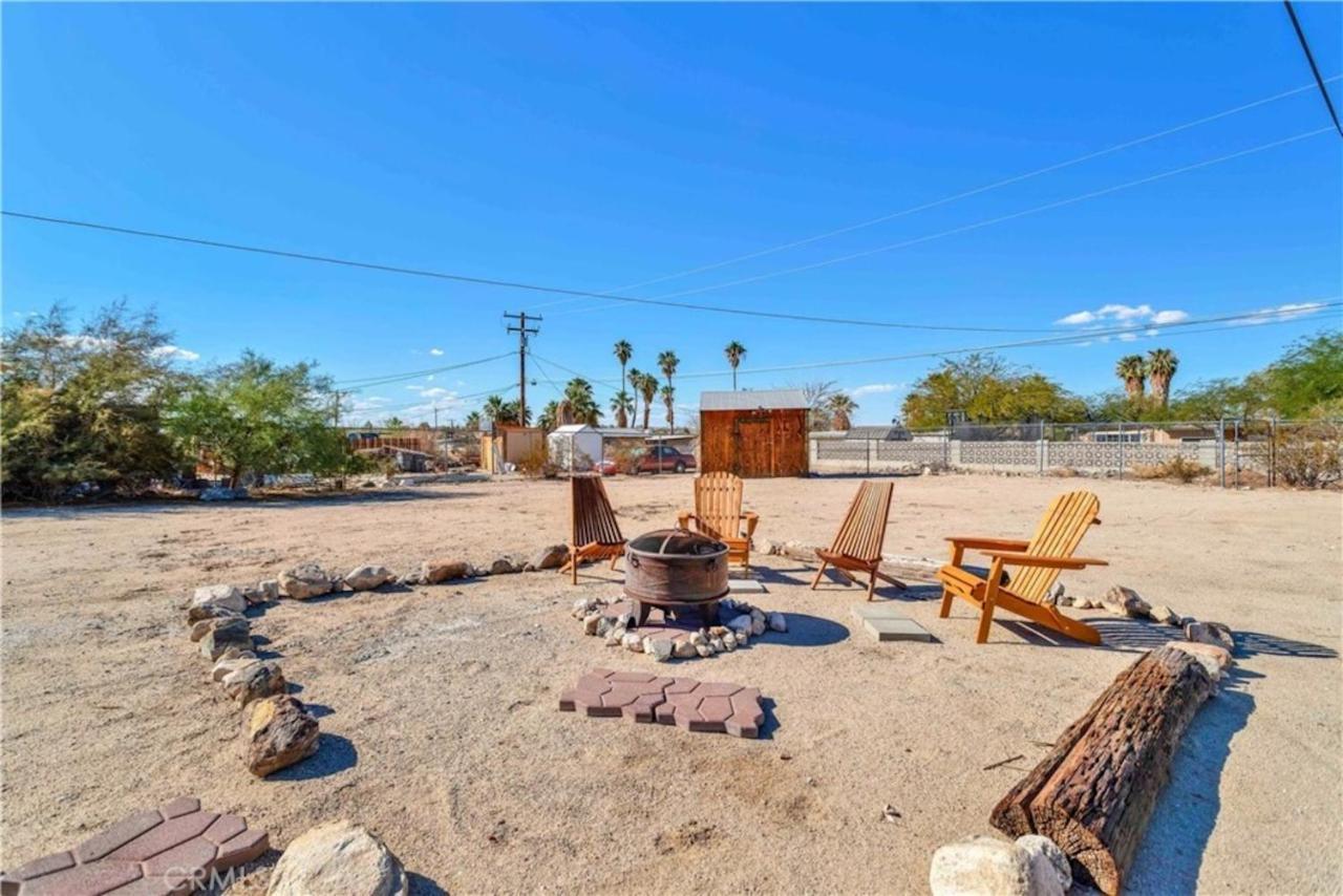 Cozy Fresh Desert Hideaway, 5 Mins To Joshua Tree トウェンティナイン・パームズ エクステリア 写真