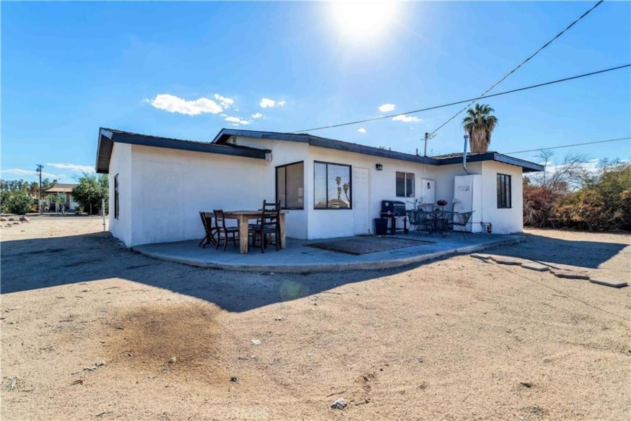 Cozy Fresh Desert Hideaway, 5 Mins To Joshua Tree トウェンティナイン・パームズ エクステリア 写真